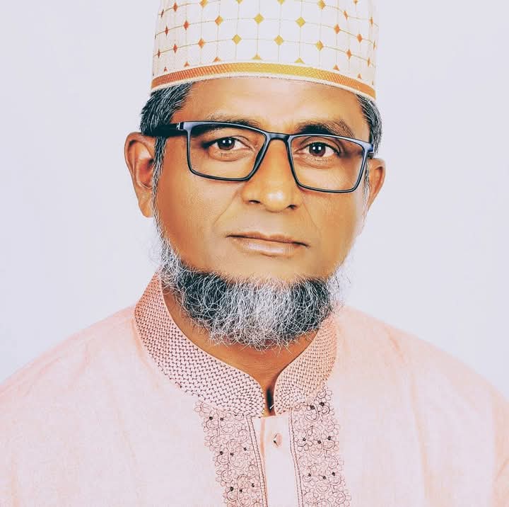 আসসালামু আলাইকুম প্রিয় এলাকা বাসি আপনারা কেমন আছেন আর ভালো থাকাই সর্বদা কামনা করি। অধ্যক্ষ, হাবীব উল্লাহ প্রধান, সাতপাড়া মডেল একাডেমি,