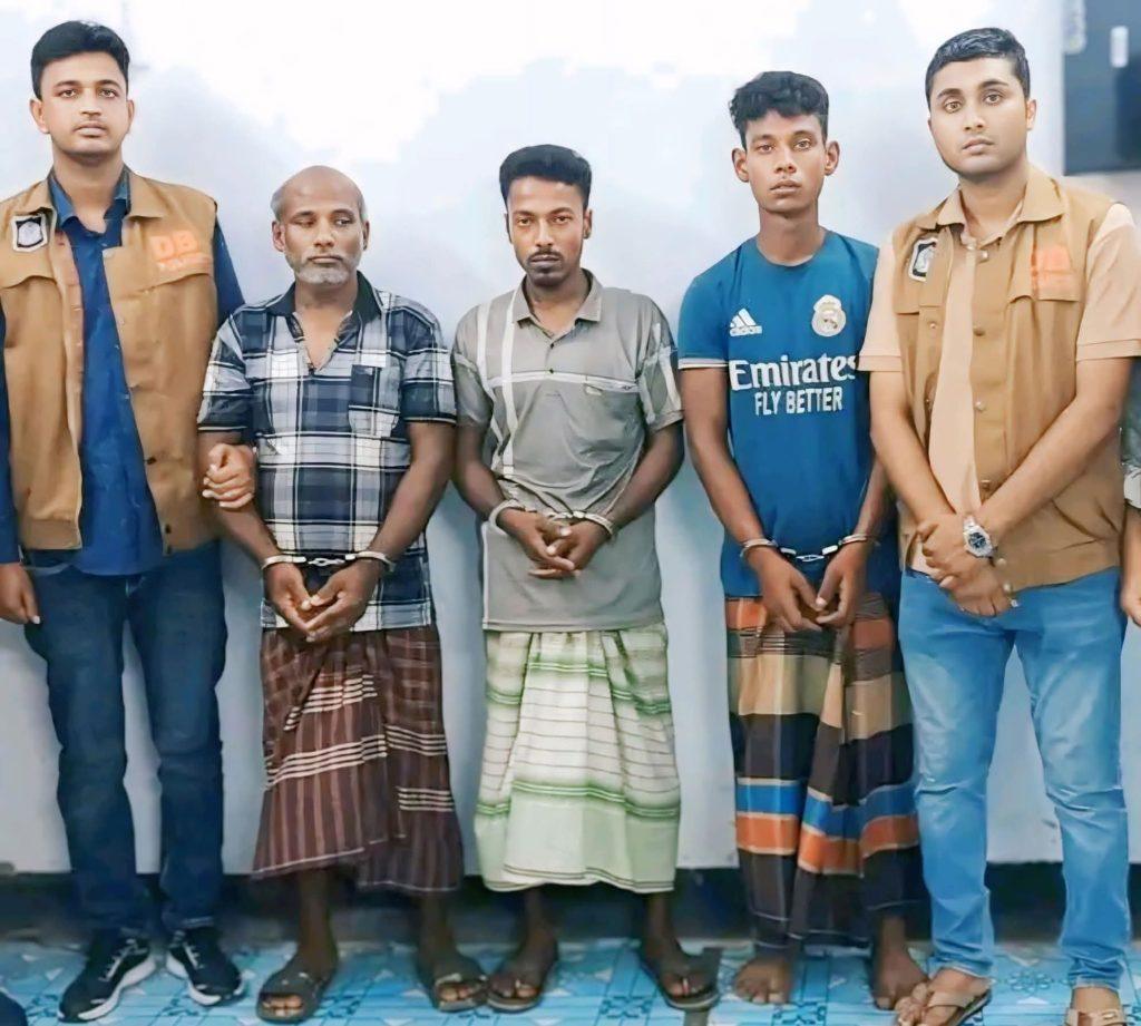 সম্পত্তির লোভে একটি পরিবারের ৪জনকে জ*বা*ই করে হ*ত্যা করে ও ৩ বছরের ছোট্ট বাচ্চাকেও ঘাতক”রা ছাড় দেইনি পরবর্তীতে ৪ ঘাতক কে পুলিশ গ্রেফতার করতে সক্ষম হয়েছে