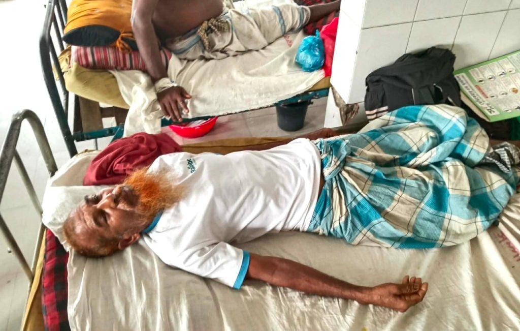 আমতলীতে মামলায় স্বাক্ষী দেওয়ায় আসামীরা ক্ষিপ্ত হয়ে এক স্বাক্ষীকে পিটিয়ে আহত করেছে, হাসপাতালে ভর্তি