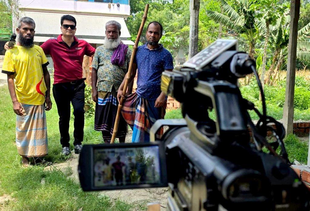 দুই প্রতিবন্ধীর বিরুদ্ধে এক কোটি ৬১ লক্ষ টাকার মামলা করেন এনজিও ব্যাংকের কর্মকর্তা