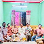 একটি পারিবারিক অনুষ্ঠানে প্রিয় মানুষদের সাথে ক্যামেরাবন্দী তুহিন সরকার