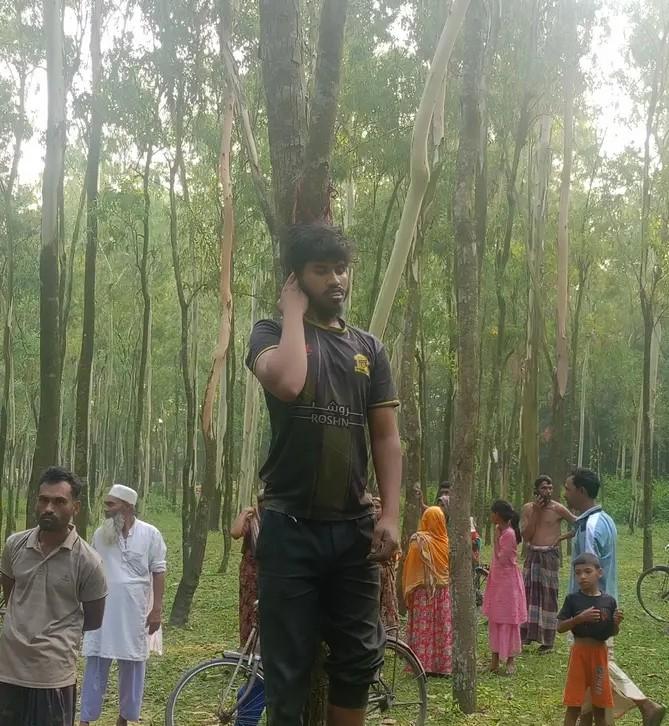 বীরগঞ্জে শালবাগান থেকে যুবকের ঝুলন্ত মরদেহ উদ্ধার করলো পুলিশ