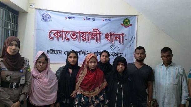 কোতোয়ালীর হোটেলে পুলিশি অভিযান: অসামাজিক কাজে লিপ্ত ৭ জন গ্রেপ্তার।
