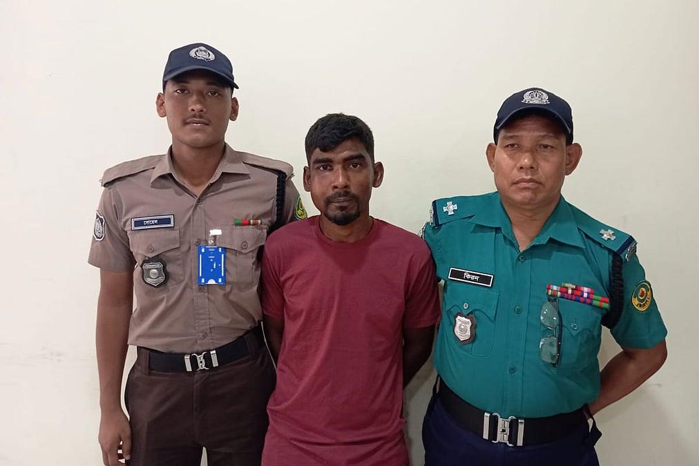 বাকলিয়ায় শিশু ধর্ষণ মামলায় মনির হোসেনের যাবজ্জীবন কারাদণ্ড।