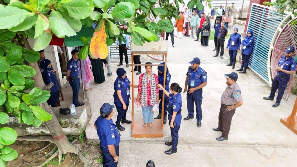 চট্টগ্রামে পুলিশে ক্যাডেট এএসআই নিয়োগের প্রাথমিক বাছাই সম্পন্ন, লিখিত পরীক্ষায় ৬১৯ জন